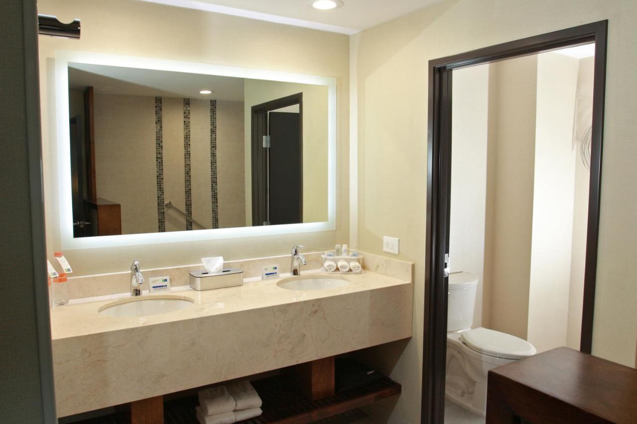 Holiday Inn Express & Suites Mexicali By Ihg Buitenkant foto