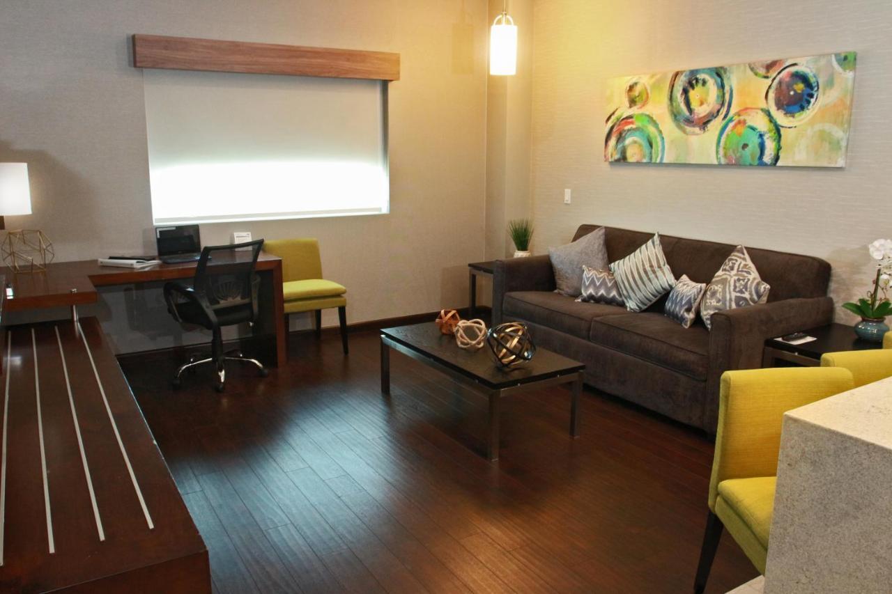 Holiday Inn Express & Suites Mexicali By Ihg Buitenkant foto