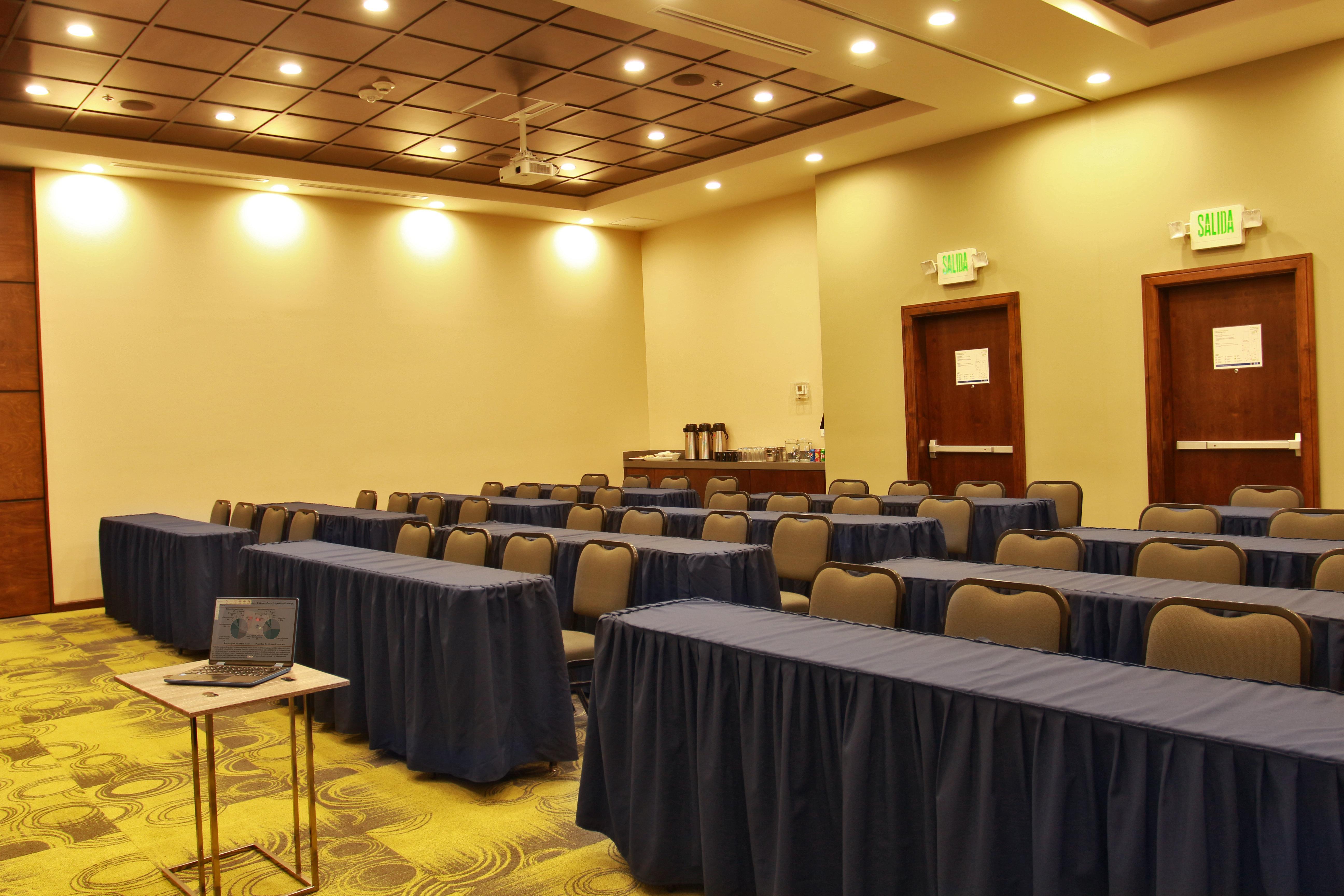 Holiday Inn Express & Suites Mexicali By Ihg Buitenkant foto