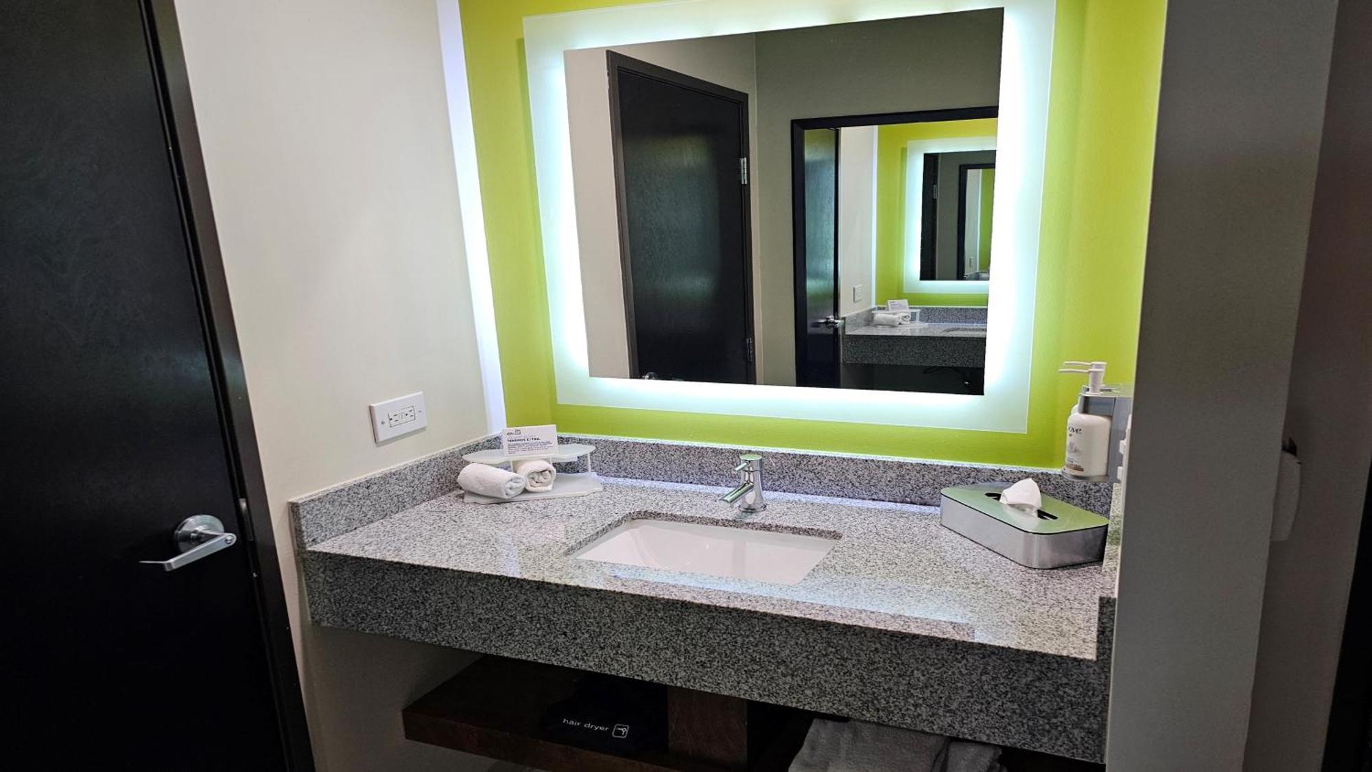 Holiday Inn Express & Suites Mexicali By Ihg Buitenkant foto